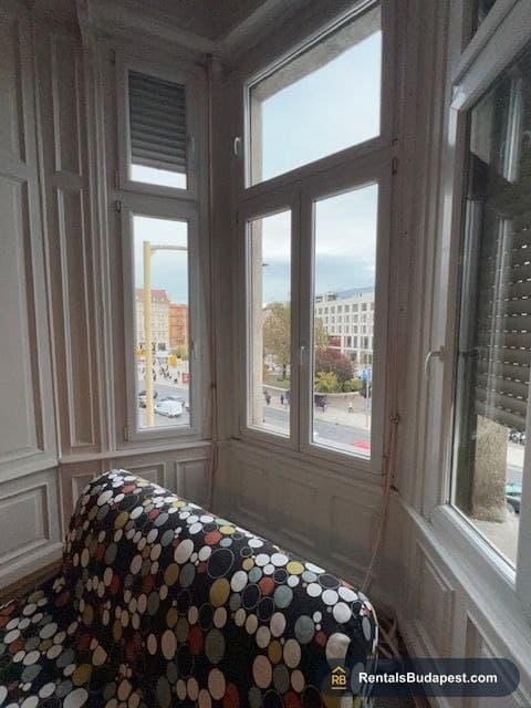 Investment Property for Sale near Blaha Lujza tér