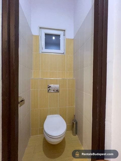 Investment Property for Sale near Blaha Lujza tér