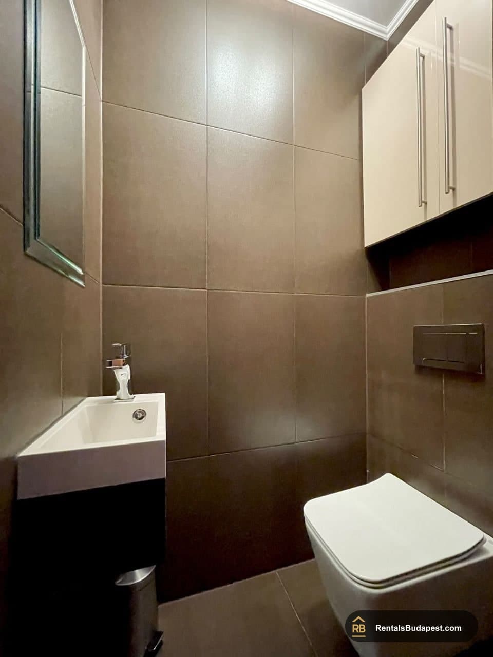 Furnished 2-Bedroom Apartment for Rent on Sobieski János utca, Budapest IX