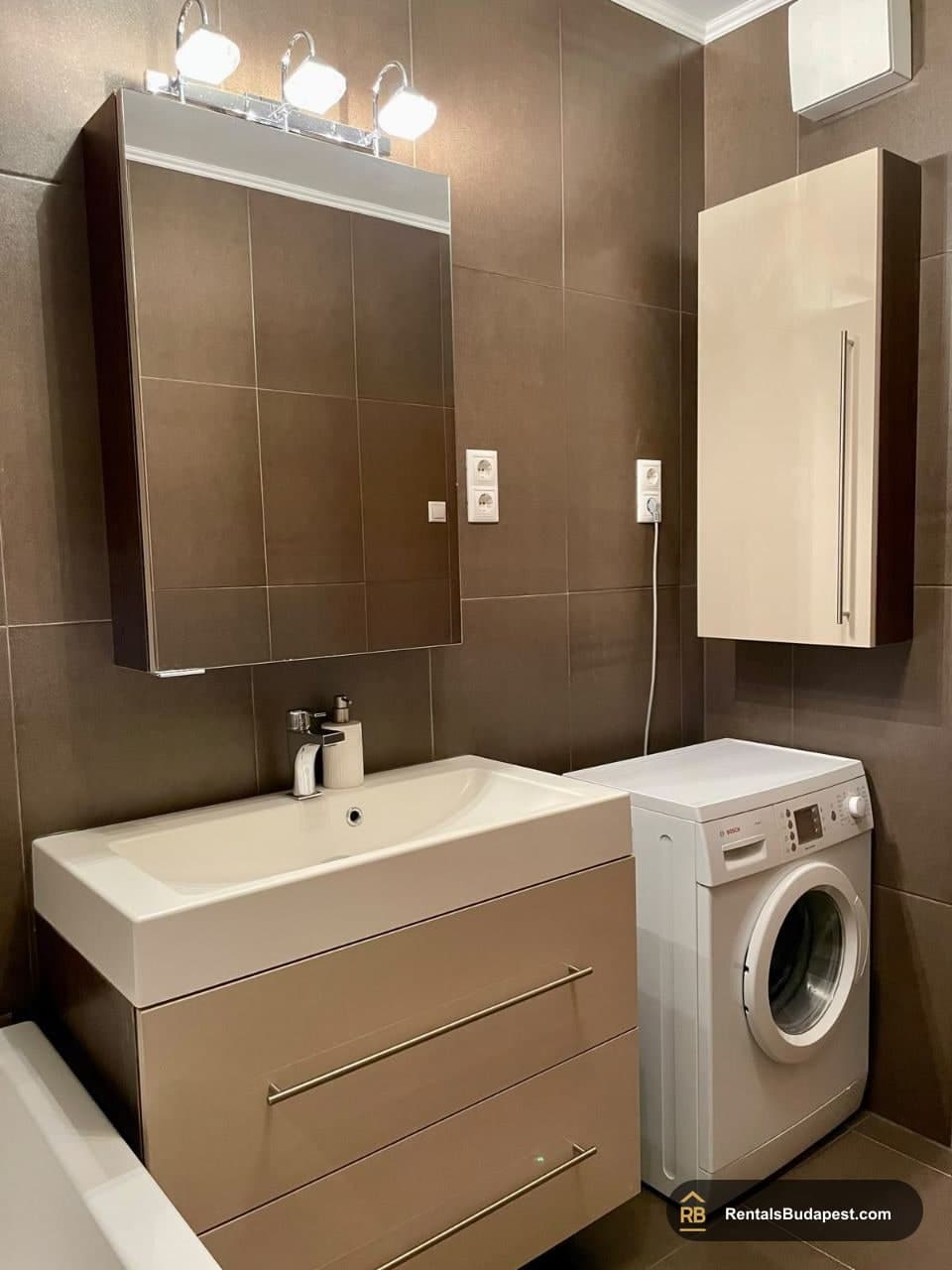 Furnished 2-Bedroom Apartment for Rent on Sobieski János utca, Budapest IX