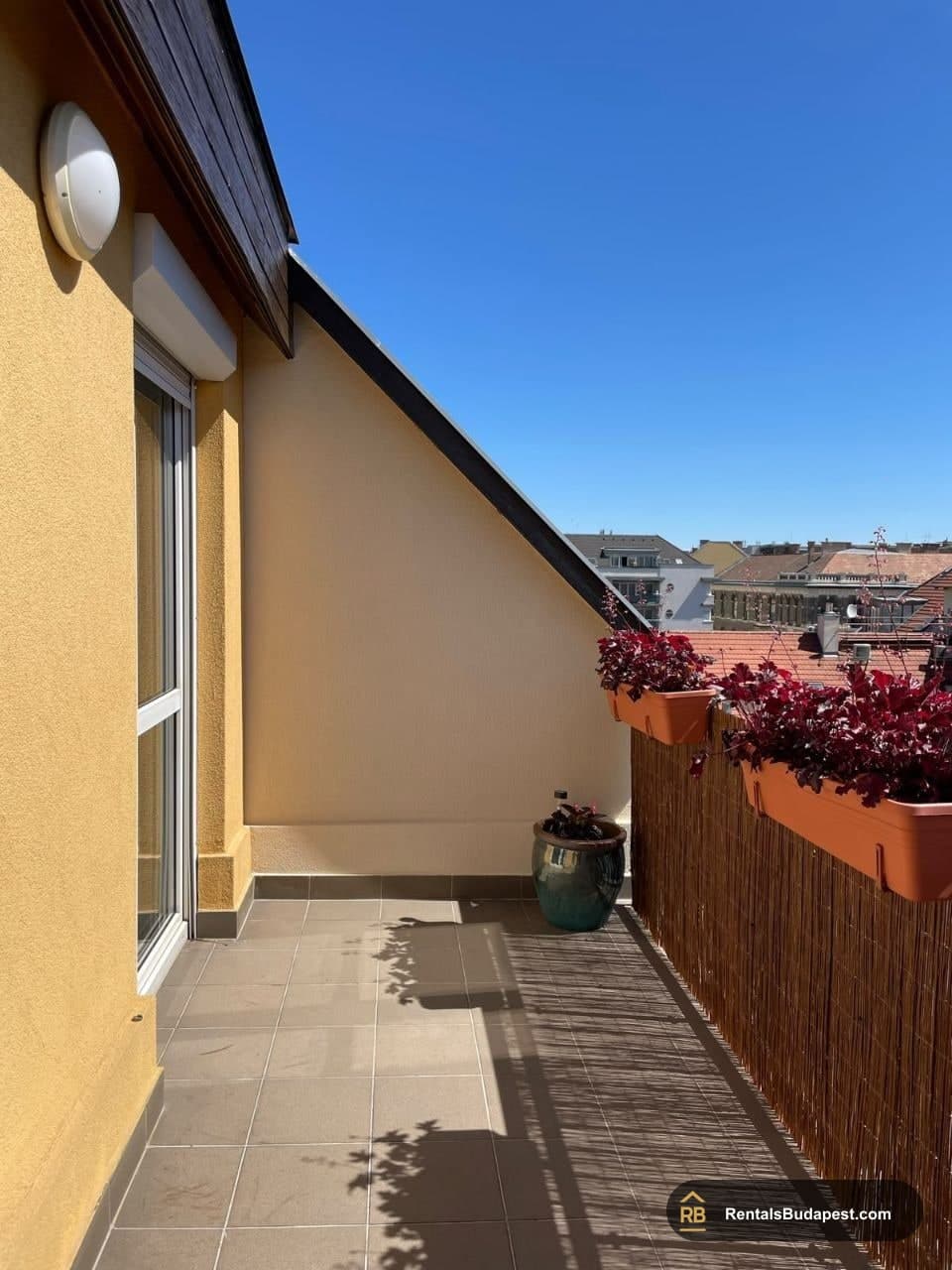 Furnished 2-Bedroom Apartment for Rent on Sobieski János utca, Budapest IX