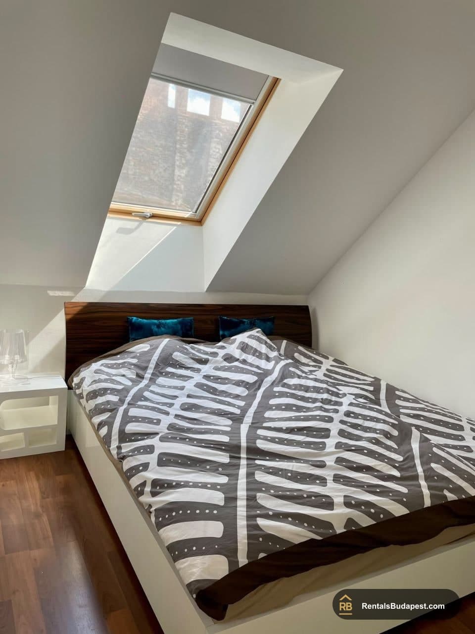 Furnished 2-Bedroom Apartment for Rent on Sobieski János utca, Budapest IX