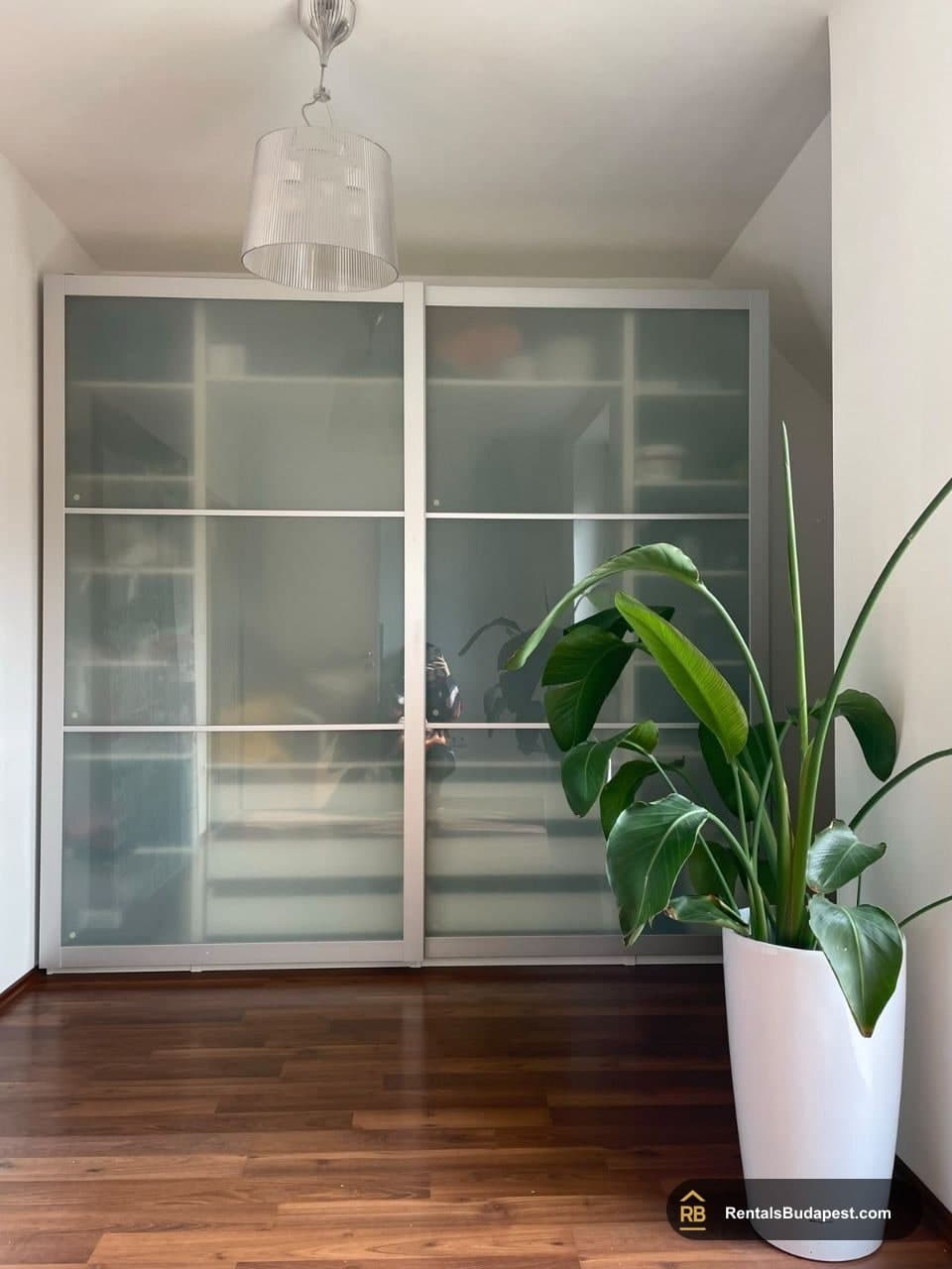 Furnished 2-Bedroom Apartment for Rent on Sobieski János utca, Budapest IX