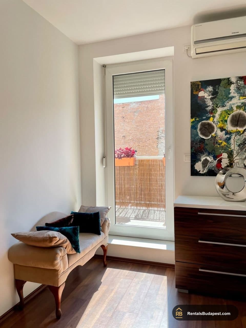 Furnished 2-Bedroom Apartment for Rent on Sobieski János utca, Budapest IX