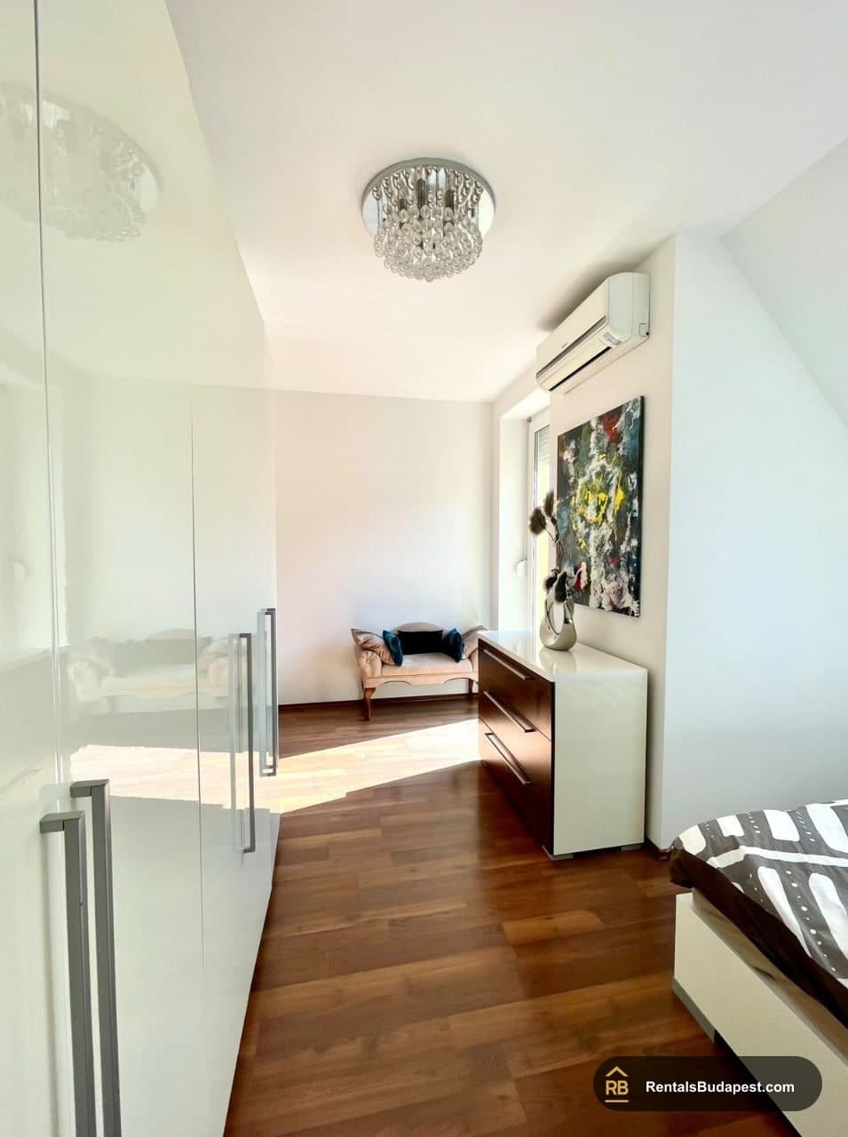 Furnished 2-Bedroom Apartment for Rent on Sobieski János utca, Budapest IX