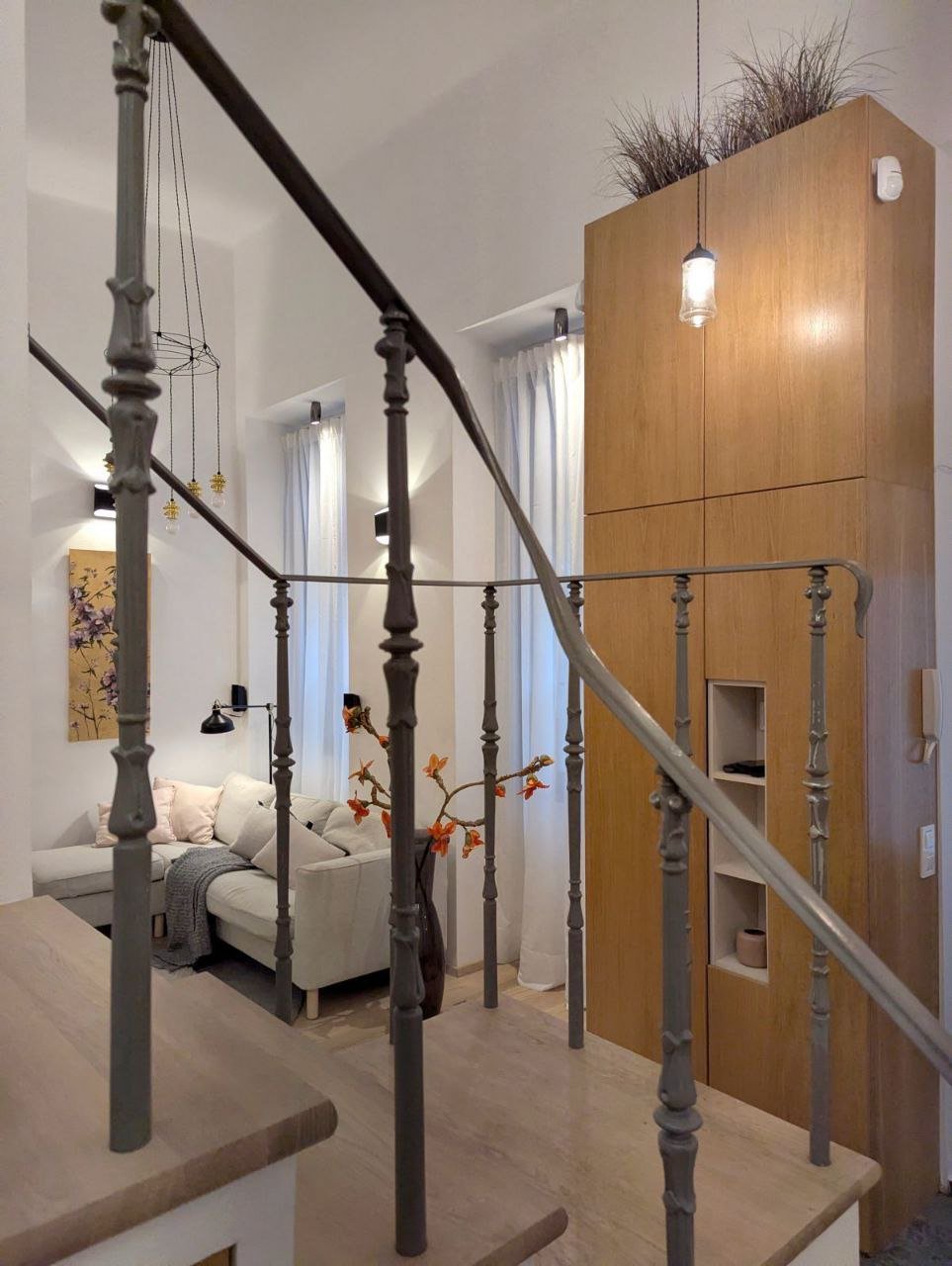 Luxury apartment Budapest 6th District – renovated 1-bedroom gallery flat on Andrássy Avenue, fully furnished with utilities included