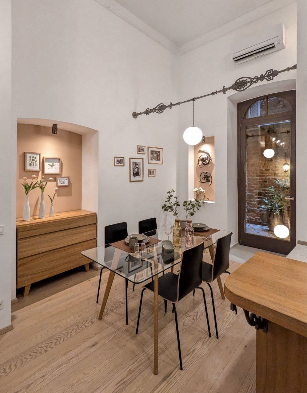 Luxury apartment Budapest 6th District – renovated 1-bedroom gallery flat on Andrássy Avenue, fully furnished with utilities included