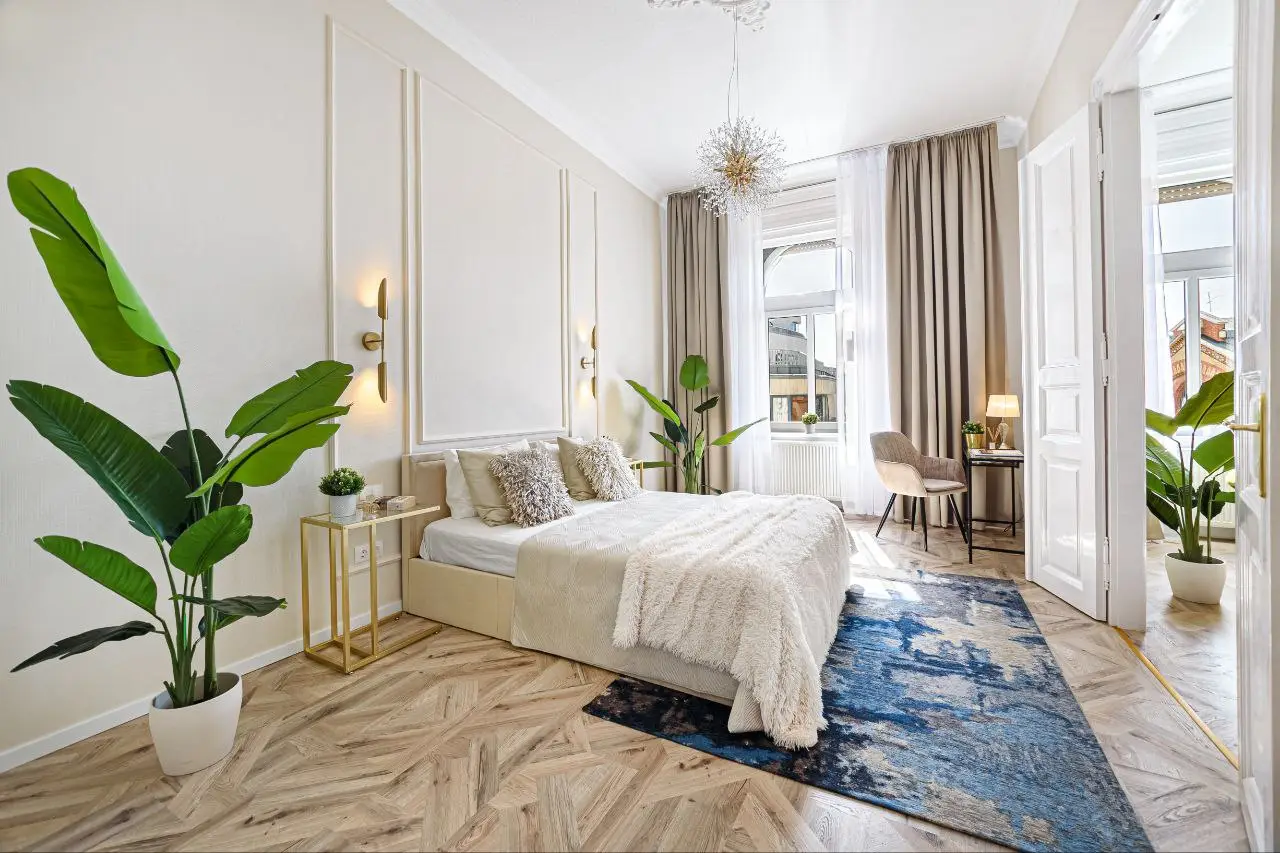 Luxury apartment Budapest with 2 bedrooms, home office, Liberty view, and parking