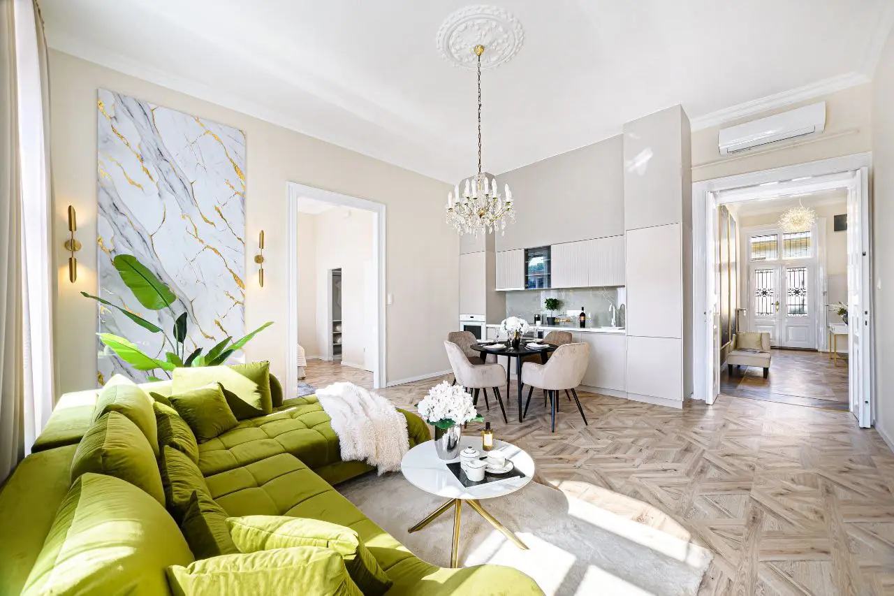 Luxury apartment Budapest with 2 bedrooms, home office, Liberty view, and parking