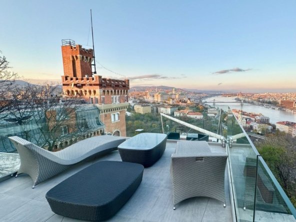Luxury apartment Gellért Hill Budapest – panoramic view, furnished, 3 bedrooms, sauna, and rooftop terrace