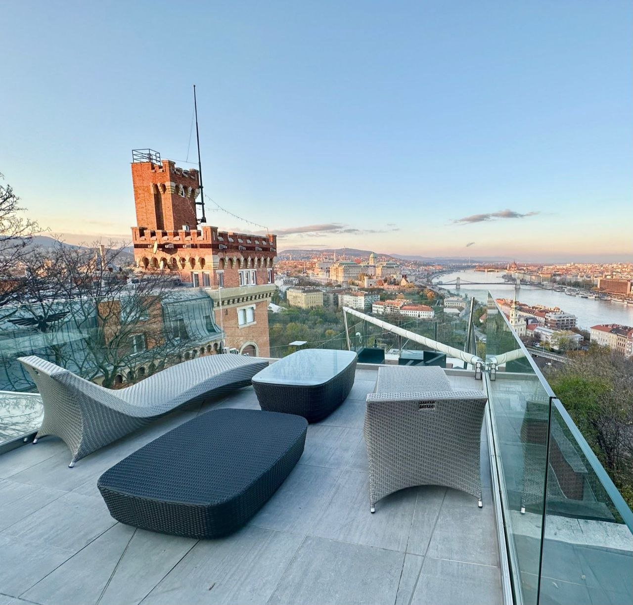 Luxury apartment Gellért Hill Budapest – panoramic view, furnished, 3 bedrooms, sauna, and rooftop terrace