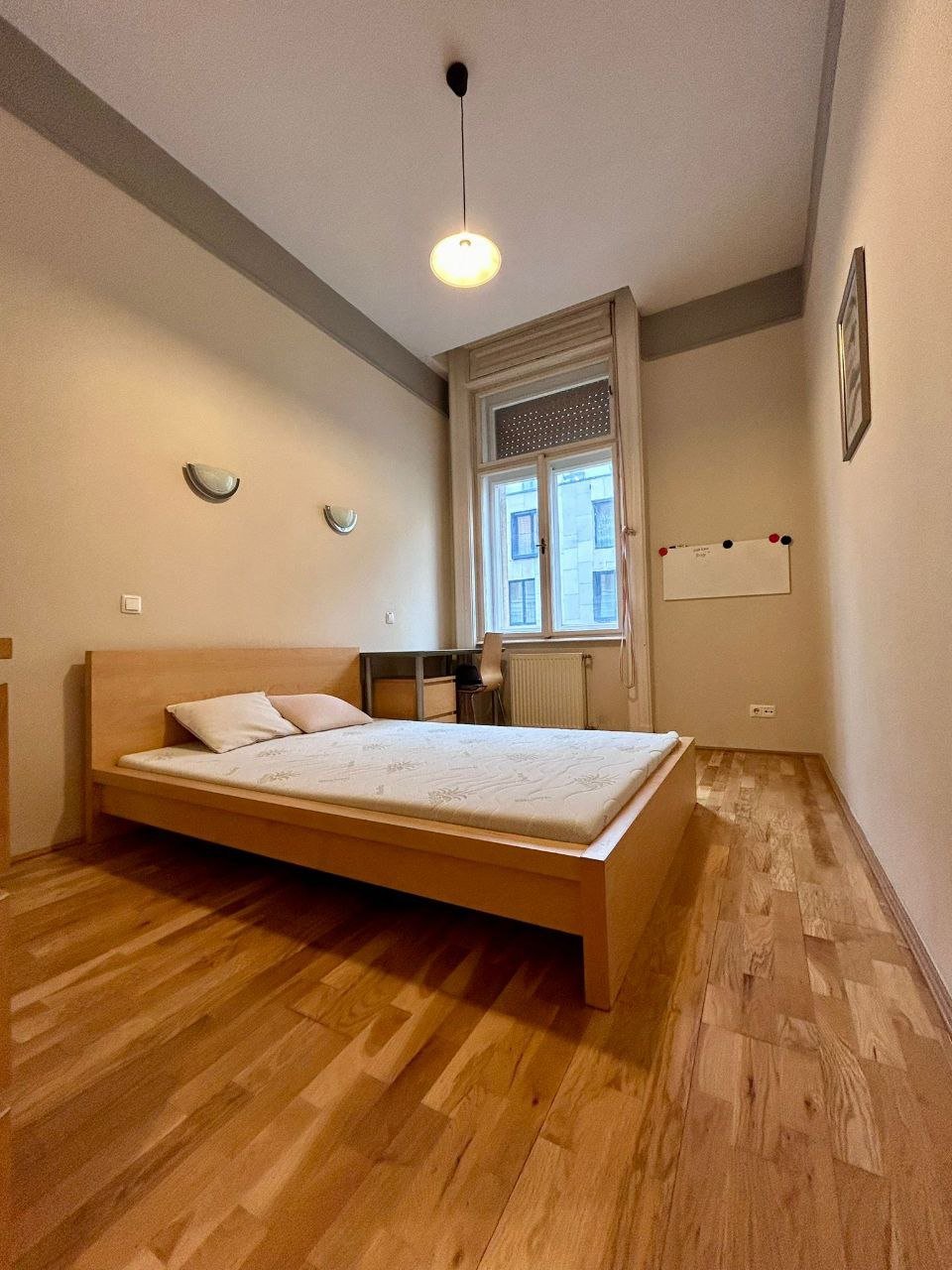 3-bedroom apartment Budapest 9th District – student-friendly rental with large living room near Corvinus