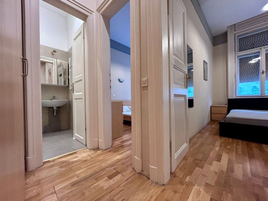 3-bedroom apartment Budapest 9th District – student-friendly rental with large living room near Corvinus