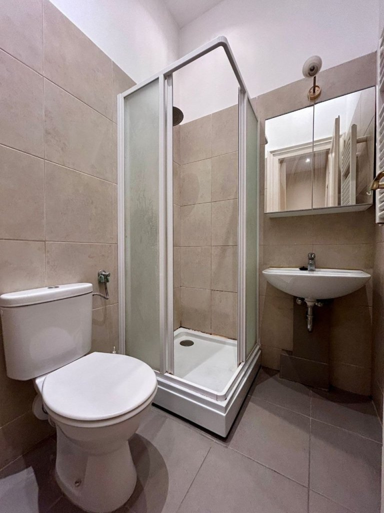 3-bedroom apartment Budapest 9th District – student-friendly rental with large living room near Corvinus