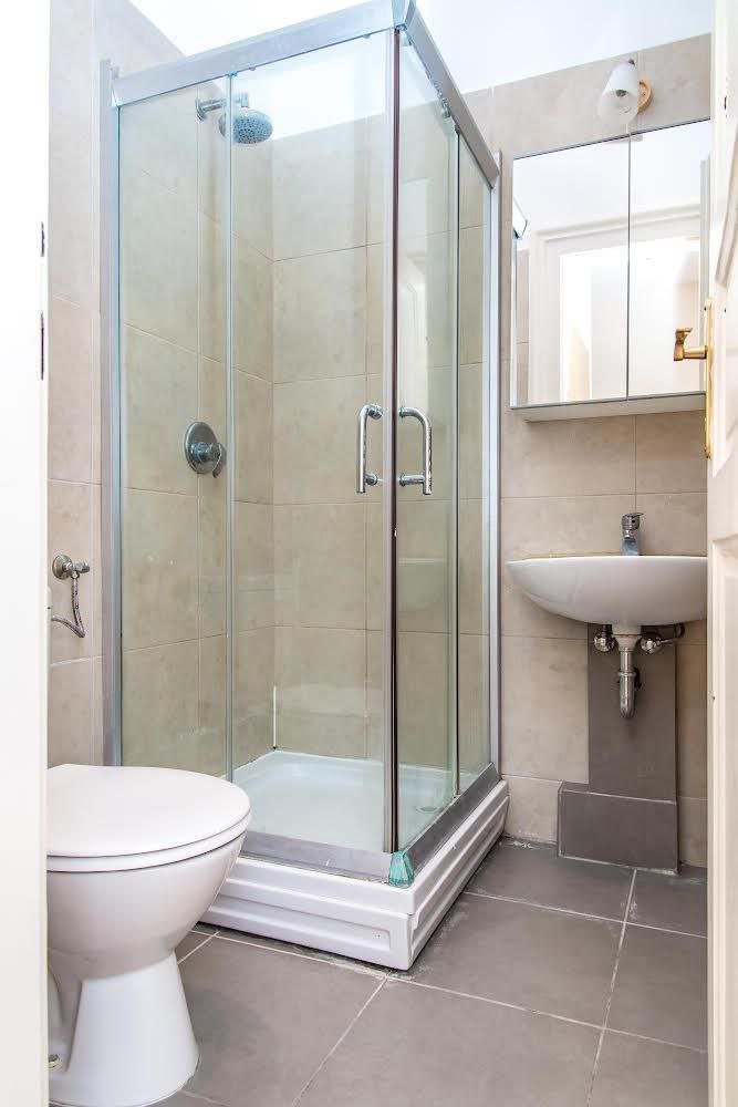 3-bedroom apartment Budapest 9th District – student-friendly rental with large living room near Corvinus
