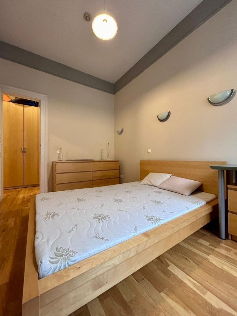 3-bedroom apartment Budapest 9th District – student-friendly rental with large living room near Corvinus