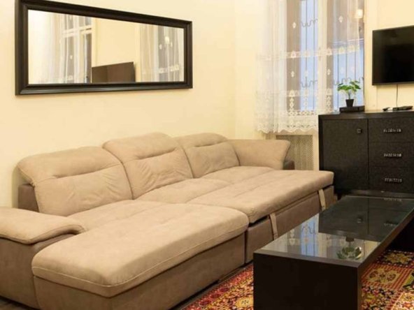1-Bedroom Apartment with Living Room