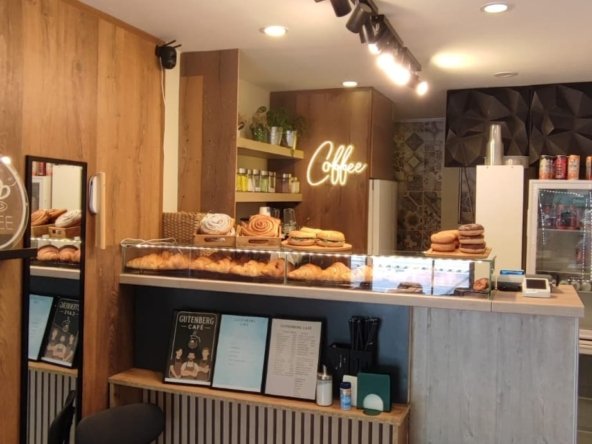 Street-level coffee shop for rent in Budapest 8th District, József körút